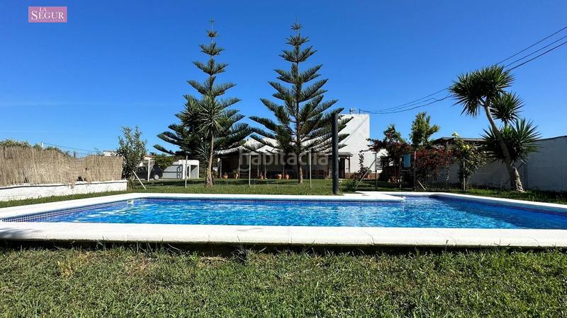 Foto 147a1967-d32e-408b-89d1-b8221fe348e9. Chalet avec piscine dans Barrio Nuevo Conil de la Frontera