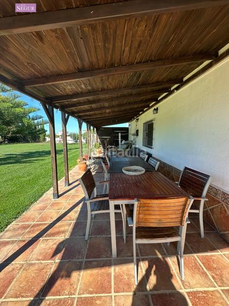 Foto 7e0eb42f-765f-4f7b-a7a4-99f2ca531e44. Chalet avec piscine dans Barrio Nuevo Conil de la Frontera