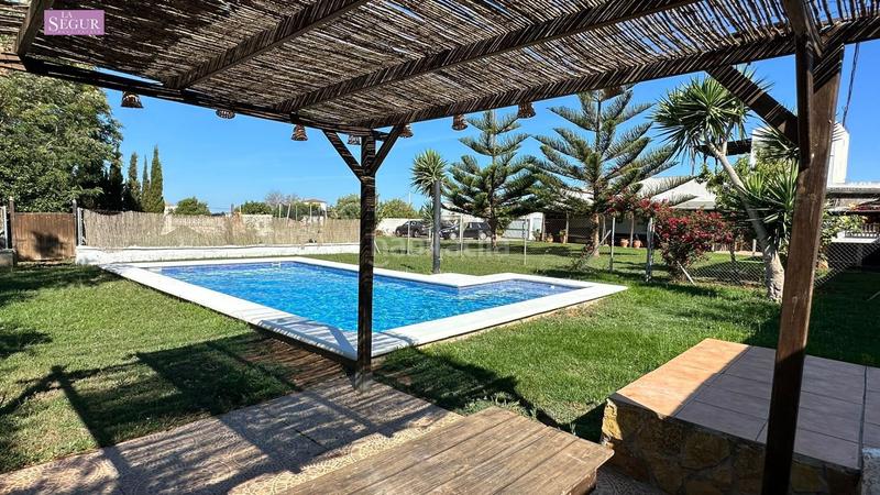 Foto d627a441-d4ed-4c13-a282-ac0e7d30964f. Chalet avec piscine dans Barrio Nuevo Conil de la Frontera