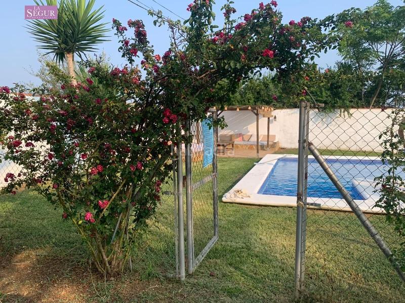 Foto f05ddd1b-0dbb-47be-b70a-a83a660df4f5. Chalet avec piscine dans Barrio Nuevo Conil de la Frontera