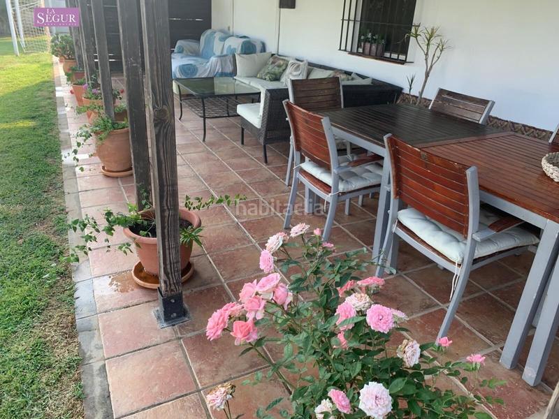 Foto fccf4ed3-5a58-4e87-af37-be02ef00104c. Chalet avec piscine dans Barrio Nuevo Conil de la Frontera
