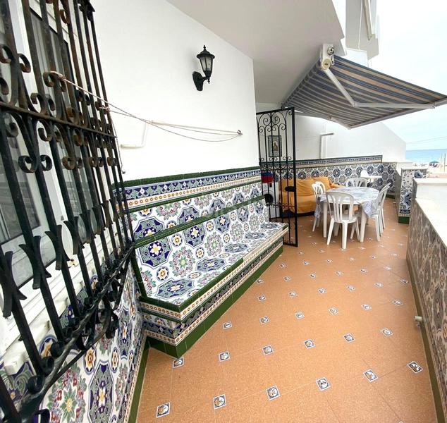 Foto 5049f45b-a5c1-4207-9563-81c6f38651b1. Piso apartamento primera linea de playa en Barbate Barbate