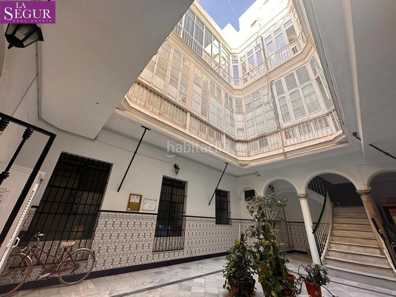 Foto 0aa729a5-b993-49db-99a0-f12484cd140b. Local comercial local en venta centro historico en Cádiz