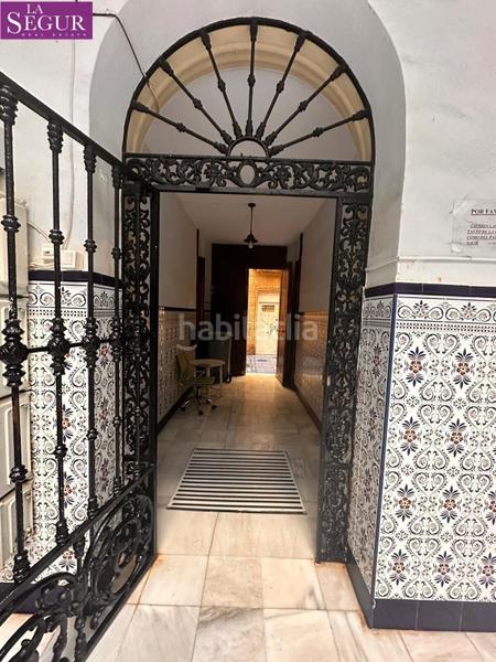Foto 30aaa460-2b7f-4c69-a16e-bc19fbca84b0. Local comercial local en venta centro historico en Cádiz