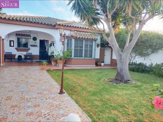 Casa a Los Gallos. Precioso chalet con piscina  playa de la barrosa los gallos