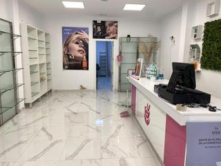 Miete Geschäftsraum in Barbate. Alquiler local comercial en el centro de barbate