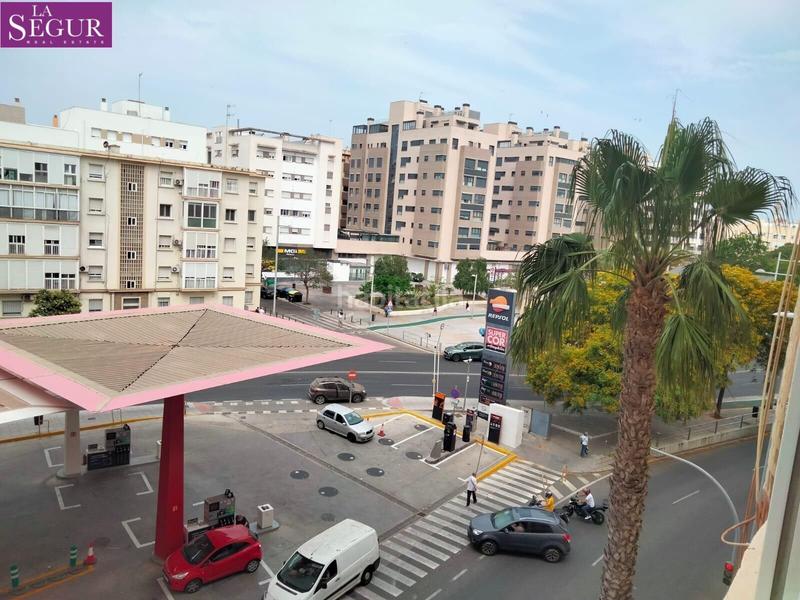 Foto 200db9f5-b109-4a43-8e6a-f93ad9d2eef4. Appartamento in astilleros - la paz - loreto - el corte inglés Cádiz