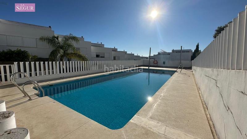 Foto 3dd2548e-bdcd-42db-b1c9-7318a0533bb3. Casa adossada amb aparcament piscina a Conil Conil de la Frontera