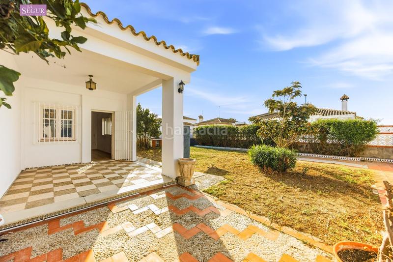 Foto 0b237d28-f42e-4f5e-aa33-71f466bf20d0. Casa con parcheggio in Las Lagunas - Campano Chiclana de la Frontera