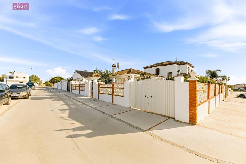 Foto ad40cfe6-5aad-46ac-ac1a-739c465f5dc6. Casa con parcheggio in Las Lagunas - Campano Chiclana de la Frontera