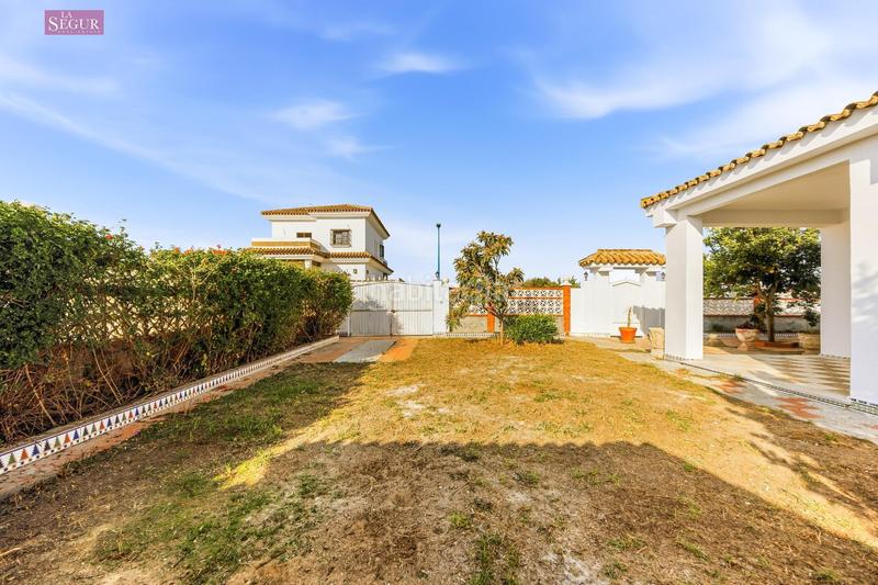 Foto f3a13a47-3ef3-48c1-9164-1bc1f59d7ff3. Casa con parcheggio in Las Lagunas - Campano Chiclana de la Frontera
