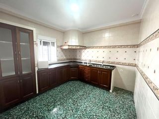 House in Barbate. Amplia casa independiente en barbate