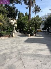 Pis a Centro Histórico. Piso reformado en plaza del mentidero