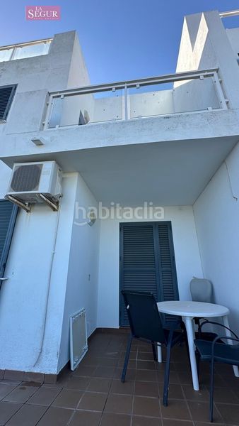 Foto 1724314b-2635-46f4-a6d0-089e5d540f54. Casa adossada amb aparcament piscina a Conil Conil de la Frontera