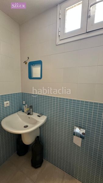 Foto 8a11eaf2-d17e-4631-87a7-6cf523bcfe17. Casa adossada amb aparcament piscina a Conil Conil de la Frontera