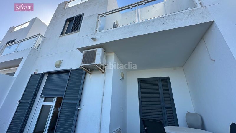 Foto a4e22625-072b-4653-85d8-2b80da87c0bb. Casa adossada amb aparcament piscina a Conil Conil de la Frontera