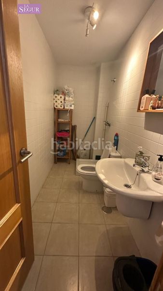 Foto e0e43700-f665-4b04-b448-59f9a277accf. Casa adossada amb aparcament piscina a Conil Conil de la Frontera
