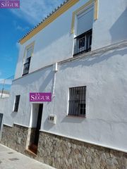 Terreny residencial a Medina Sidonia. Importante solar con edificaciones