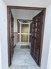 Casa a Medina Sidonia. Esplendida casa  en pleno casco antiguo   con plazas de garaje