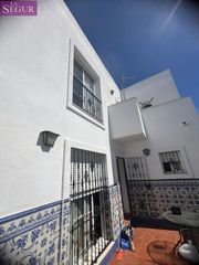 Casa a Benalup. Magnifica casa independente en el centro de benalup