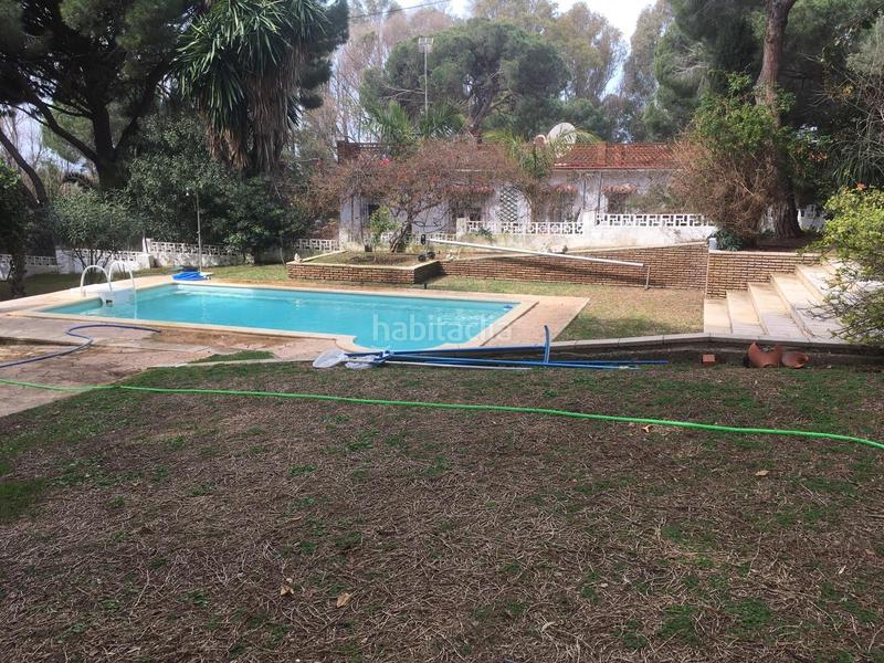 Foto 77a8a09c-5904-4fdc-8c12-dce82d4a2c3a. Chalet  urbano con piscina en el pinar de los franceses en Chiclana de la Frontera