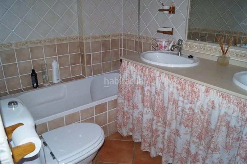 Foto 297cd599-634e-4ae6-a72d-4a97fce97b3b. Chalet mit parking in Las Lagunas - Campano Chiclana de la Frontera