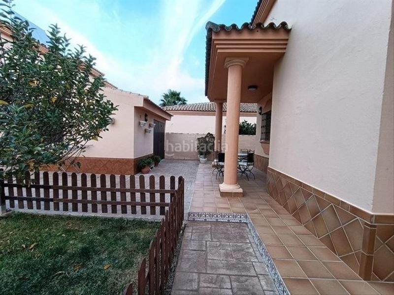 Foto 74e77cf1-58d9-453f-b136-ebe44f00a235. Chalet mit parking in Las Lagunas - Campano Chiclana de la Frontera