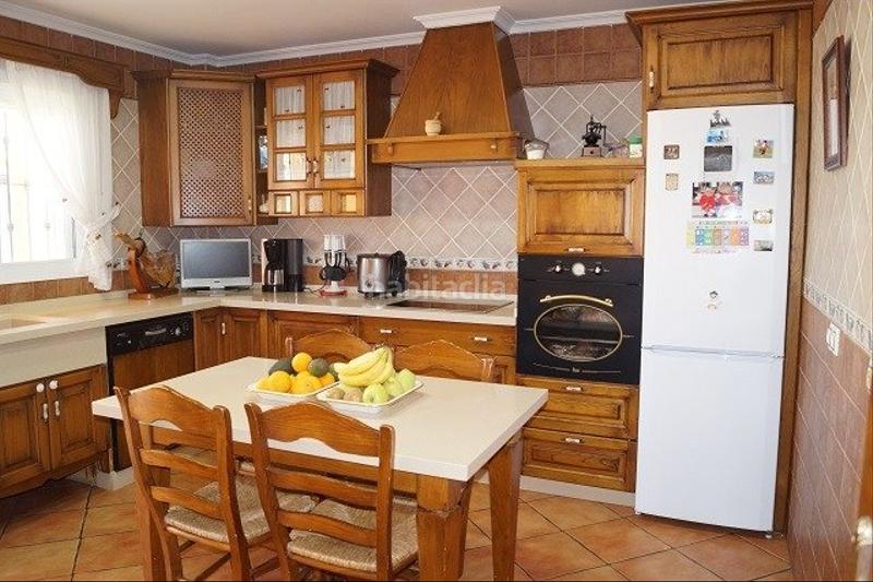 Foto 86def984-ed0e-4f69-98af-ffe79aceb941. Chalet mit parking in Las Lagunas - Campano Chiclana de la Frontera