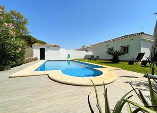 Xalet a Las Lagunas - Campano. Chalet con piscina en el pago melilla