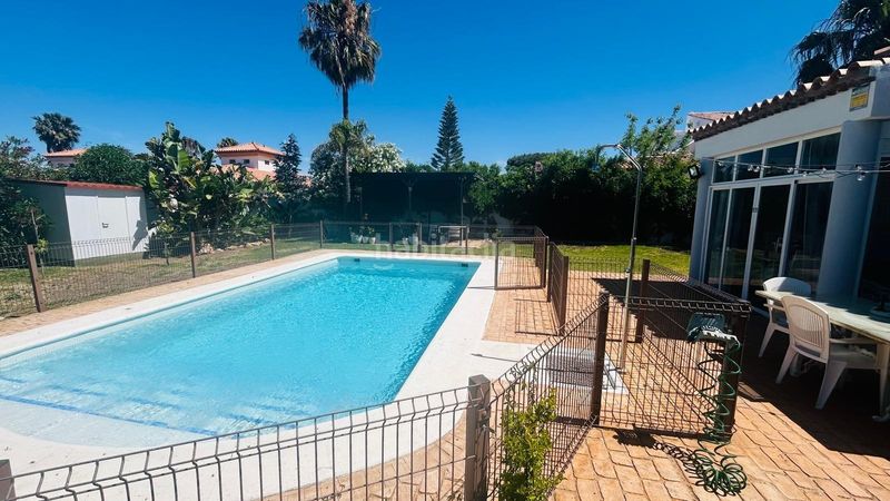 Foto 975a1dba-4c32-46cb-bd14-5b7c5fe32801. Xalet amb aparcament piscina a Sancti Pietri Chiclana de la Frontera