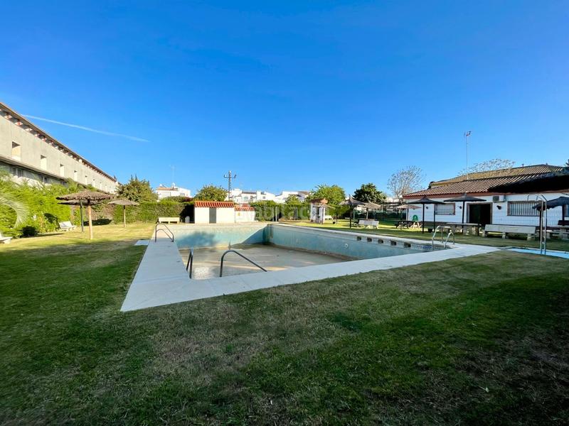 Foto 76c9ba20-7f6f-4246-a4b6-a23cf314cefe. Casa a schiera con parcheggio piscina in San Andrés Golf Chiclana de la Frontera