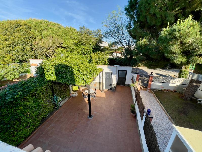 Foto ac42b96a-e91e-487e-b559-8cf67ba0b4e9. Casa a schiera con parcheggio piscina in San Andrés Golf Chiclana de la Frontera