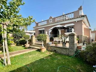 Chalet à Las Lagunas - Campano. Chalet planta baja con apartamento anexo