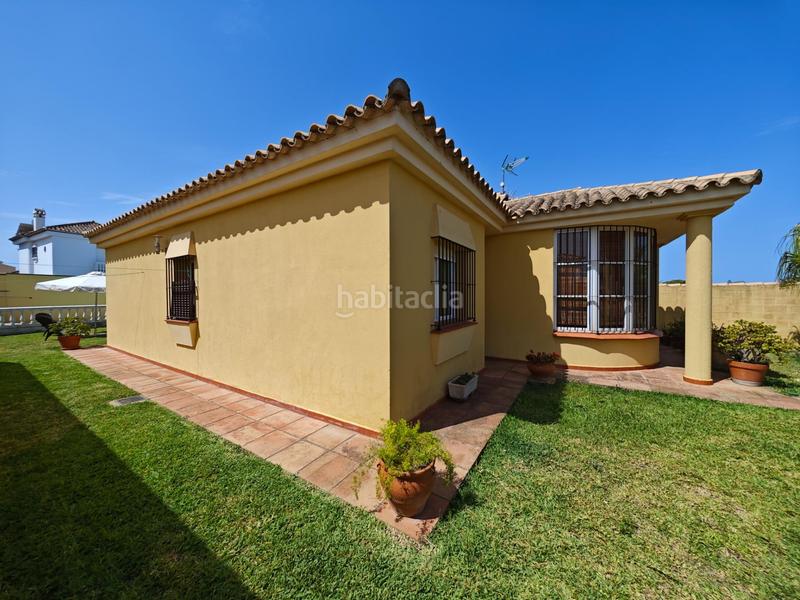 Foto b266e0cb-a34f-412a-b634-2ce45cbe72f8. Chalet  de 3 dormitorios en costa sancti petri en Chiclana de la Frontera