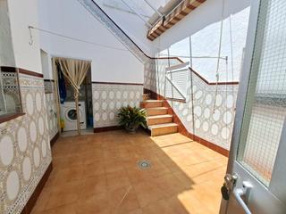 Reihenhaus in Núcleo urbano. Casa en planta baja con garaje en fuenteamarga