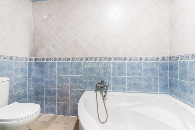 Foto f6ba4d7d-9a26-49d7-a37b-3c347340da2b. Piso  de 4 dormitorios en reyes católicos en Núcleo urbano Chiclana de la Frontera
