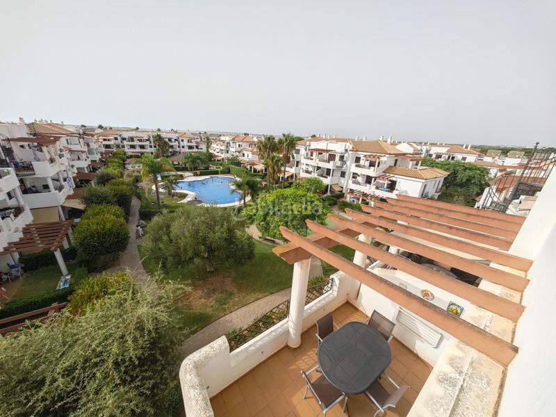 Foto 6d8583a7-5437-4bd0-9f3b-9222d19af8c7. Apartament amb aparcament piscina a La Barrosa Chiclana de la Frontera
