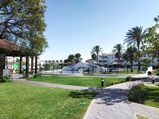 Apartament a La Barrosa. Apartamento en planta baja a 700 metros de la playa la barrosa