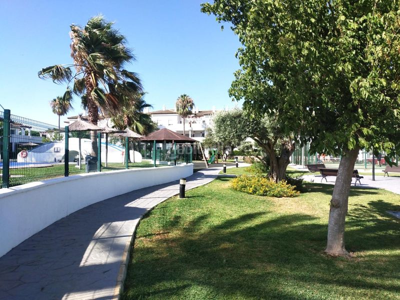 Foto f7327f43-7613-4448-9c05-c4c7f2cb8c56. Apartament amb piscina a La Barrosa Chiclana de la Frontera