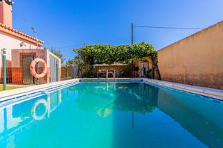 Chalet en Los Franceses - La Vega. Chalet con piscina en el marquesado