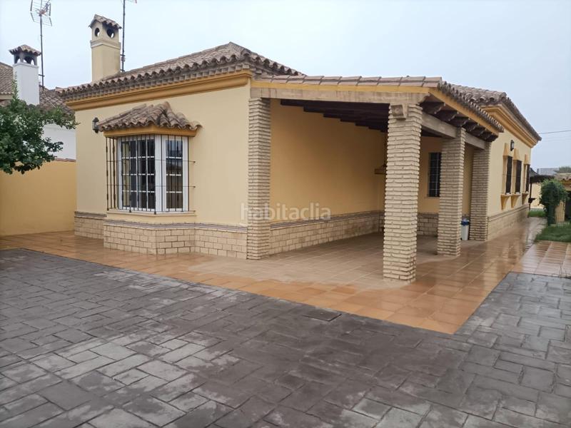 Foto 1cedbec3-2775-4623-8d26-c56d607928f1. Chalet avec piscine dans Los Gallos Chiclana de la Frontera