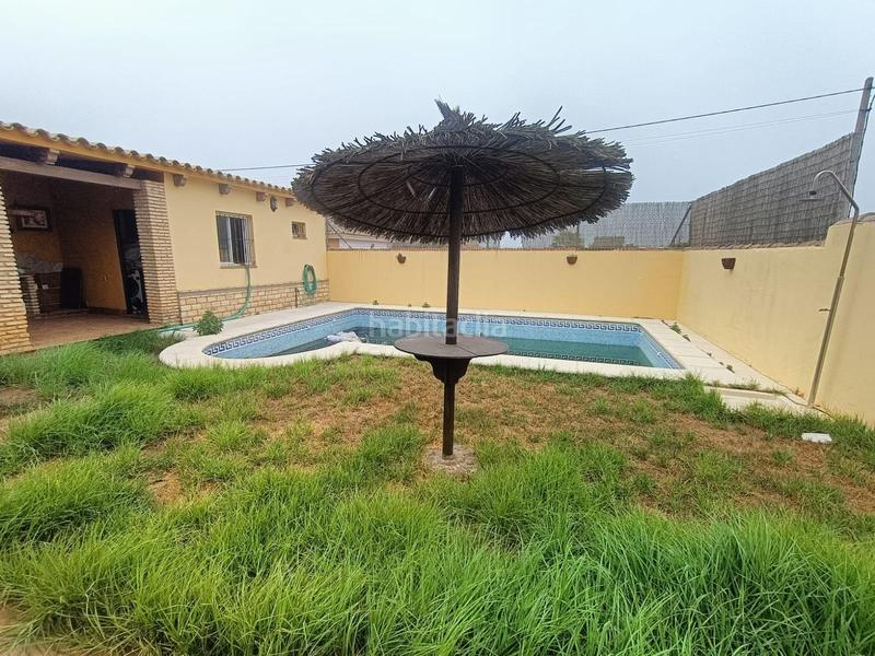 Foto 395c5c8a-50e9-48ab-ac0c-4eb65ad212c1. Chalet avec piscine dans Los Gallos Chiclana de la Frontera