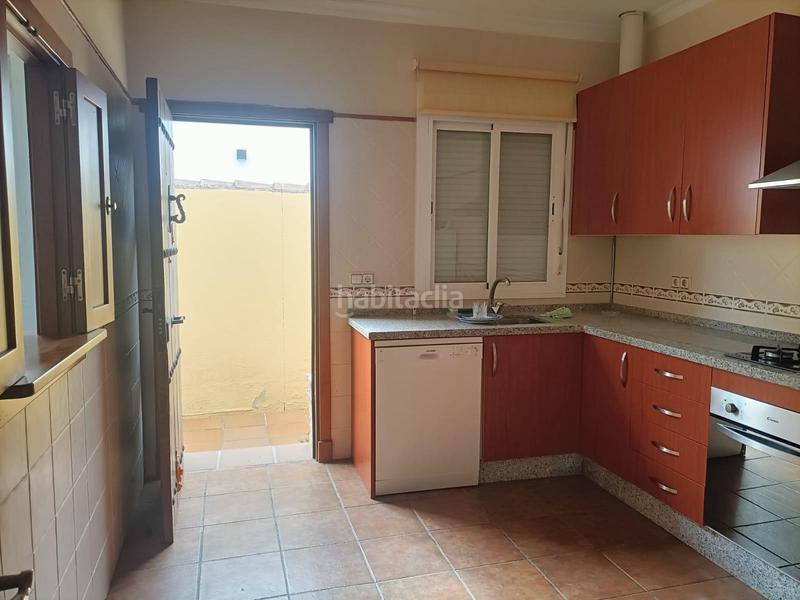 Foto 49bf3f97-0c0e-4a81-b21b-077b6e04dd43. Chalet avec piscine dans Los Gallos Chiclana de la Frontera