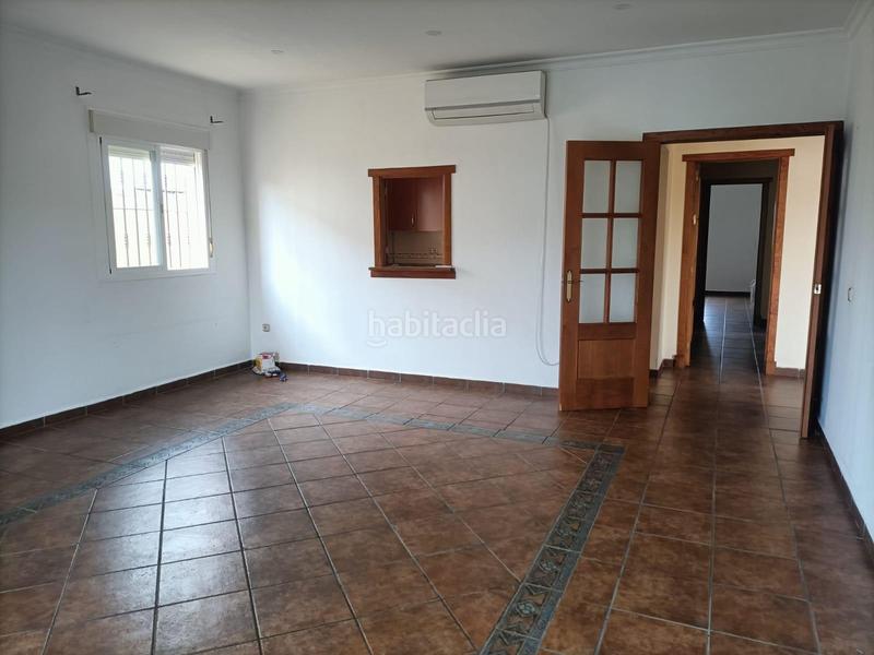 Foto 53de2d5c-b36a-4b2c-8a73-294e41ce78f1. Chalet avec piscine dans Los Gallos Chiclana de la Frontera