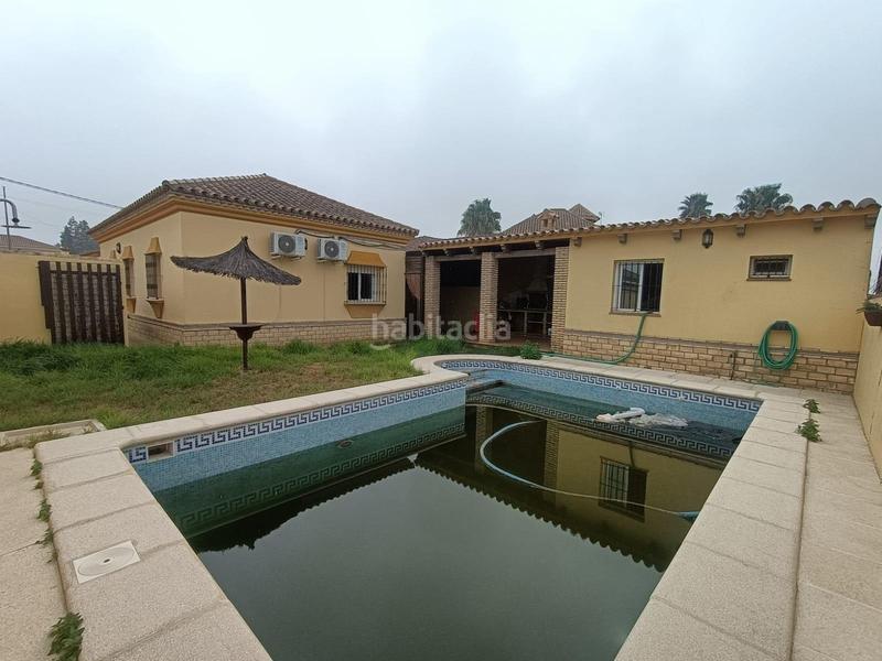 Foto 9a36adb1-e959-4241-ad92-53cd3d355307. Chalet avec piscine dans Los Gallos Chiclana de la Frontera