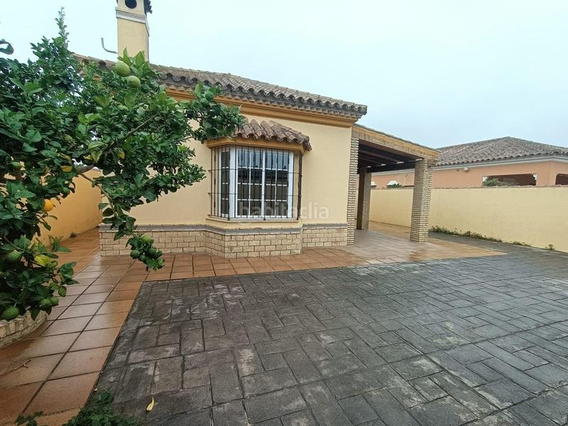 Foto cb9f3ae7-a664-448c-af94-37d7812d567b. Chalet avec piscine dans Los Gallos Chiclana de la Frontera