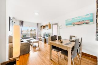 Appartement à Núcleo urbano. Piso de 3 dormitorios en el retortillo