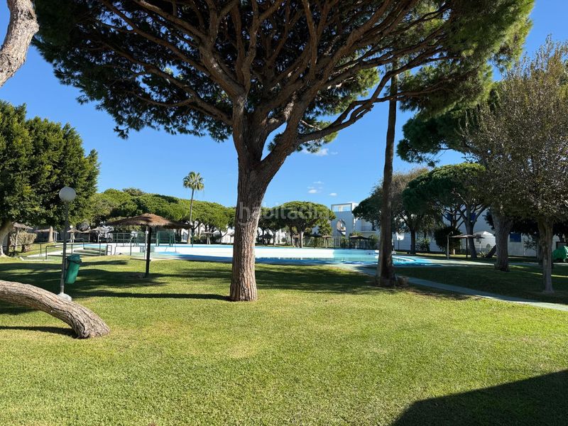 Foto 6a3215f7-d987-4234-bda5-5a7188401e1c. Apartament amb piscina a La Barrosa Chiclana de la Frontera