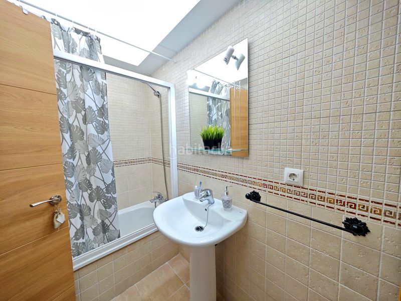 Foto 3da5f536-5b8f-49ed-a7a1-fff9fa504442. Apartament amb aparcament piscina a La Barrosa Chiclana de la Frontera