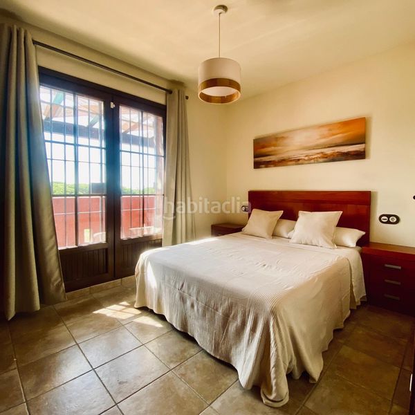 Foto d143ed07-0690-4953-aafd-921d651401a5. Chalet con parcheggio piscina in Novo Sancti Petri Chiclana de la Frontera